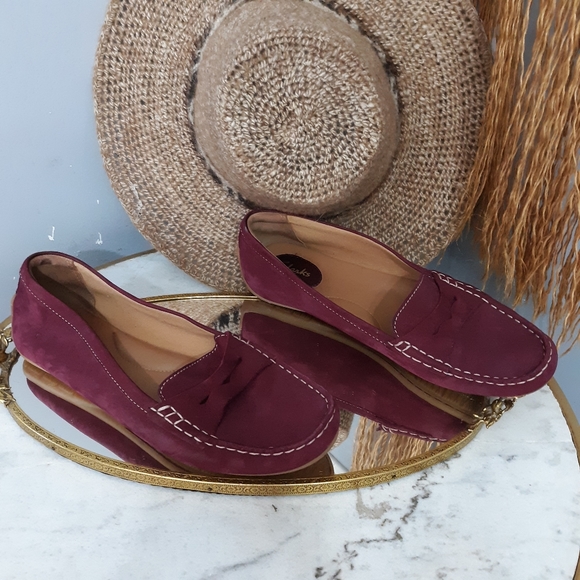 clarks burgundy loafers